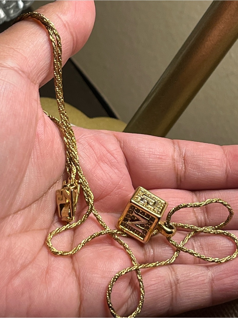 Nina Ricci vintage Gold-Tone Cube Pendant Necklace signed EUC - Picture 4 of 11